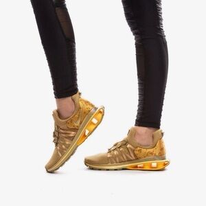 NIKE SHOX GRAVITY Women's Shoes AQ8554 700 METALLIC GOLD Wmn Sz 6 Running w/box